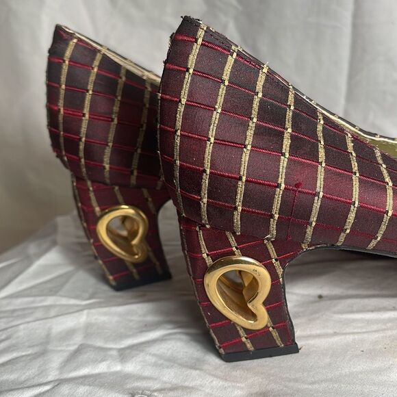 COSTA BLANCA HEART EMBELLISHED HEELS NWOT - Picture 1 of 8